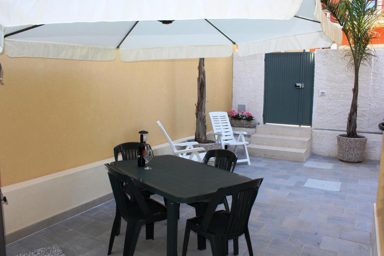 Re Sole La Dependance - Casa Vacanza V E N E R E Avola Exteriér fotografie