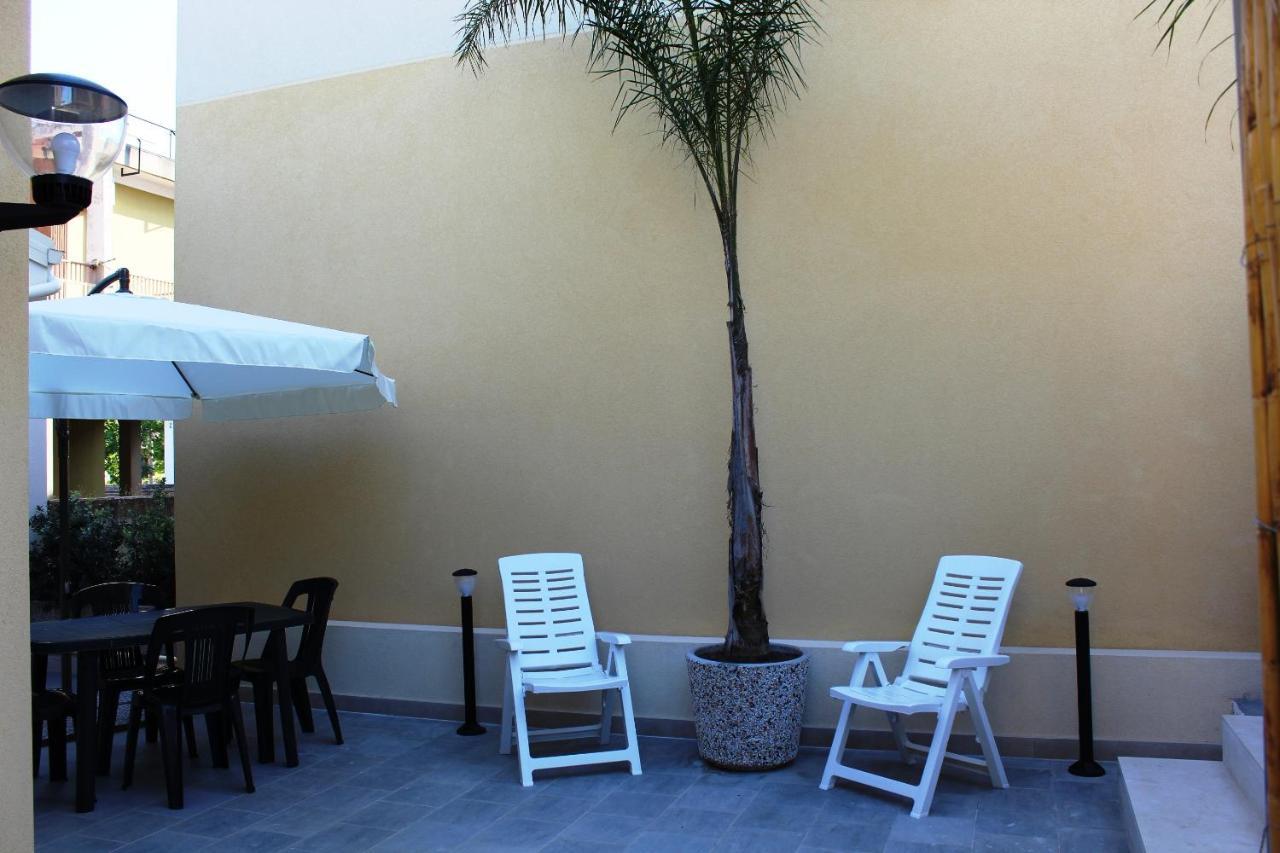 Re Sole La Dependance - Casa Vacanza V E N E R E Avola Exteriér fotografie